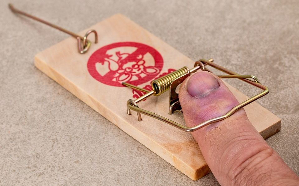 finger in mousetrap